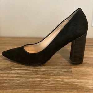 Nine West Pointes toe, Thick heeled pump.
